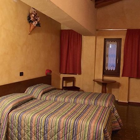 Hotel Sarre المظهر الخارجي الصورة