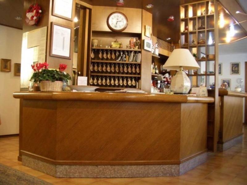 Hotel Sarre المظهر الخارجي الصورة