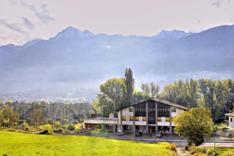 Hotel Sarre المظهر الخارجي الصورة