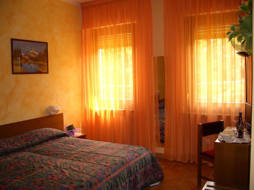Hotel Sarre المظهر الخارجي الصورة