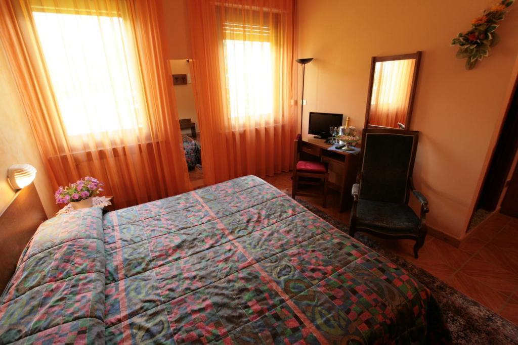 Hotel Sarre المظهر الخارجي الصورة
