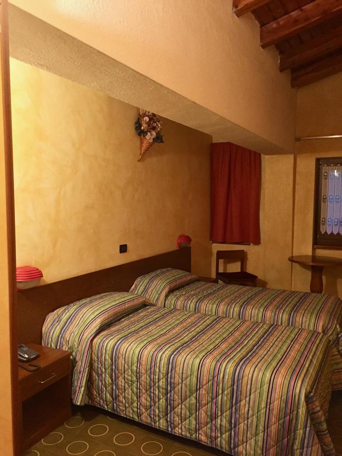 Hotel Sarre المظهر الخارجي الصورة